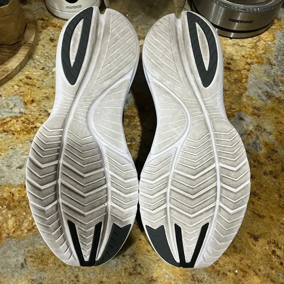 Saucony kinvara 12 size 11 - Picture 7 of 8